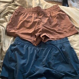 Women's Casual Shorts Set - Taupe and Blue
